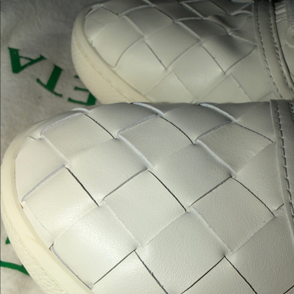 Bottega Veneta White Woven Sneakers - Picture 6 of 10